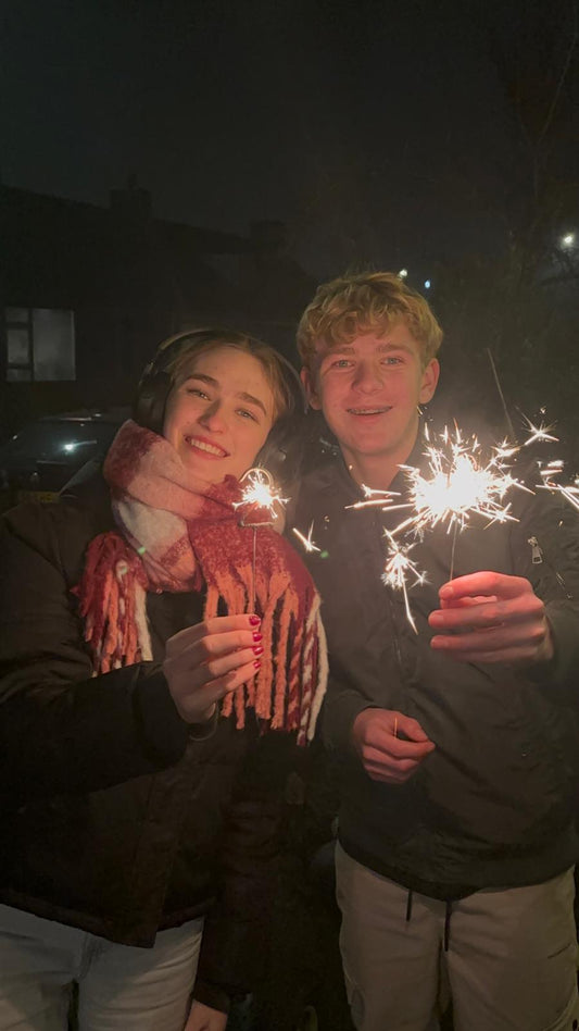 Samen met mijn lieve familie 2026 geopend. Het jaar voor nieuwe diy pakketten, kinderfeestje, workshops, cadeautjes en meer.